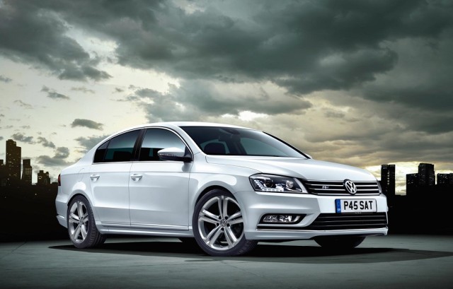 Volkswagen Passat R-Line (2).jpg